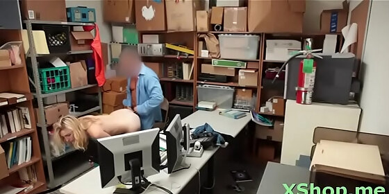 voluptuous maid zoe parker to suck meat member