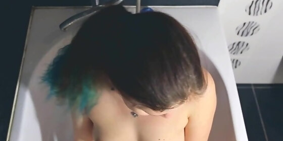 cutie girl does blowjob and takes golden rain in the bath