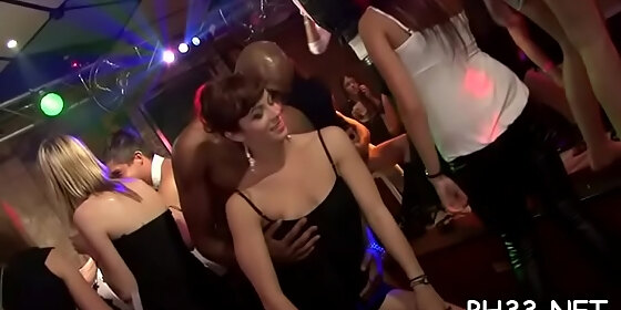 trickling muff on the dance floor