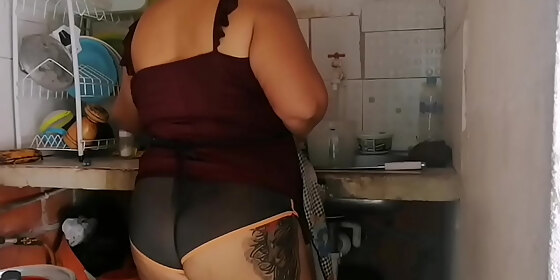 my love here i leave this video showing my big ass cleaning my house would you like to see me clean like that in your house