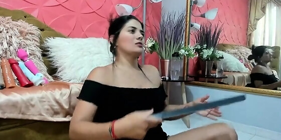 amateur jasmin stripping panties and masturbating