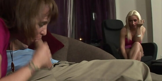shameless milf sophia mounds educating her teen stepdaughter sammie spades