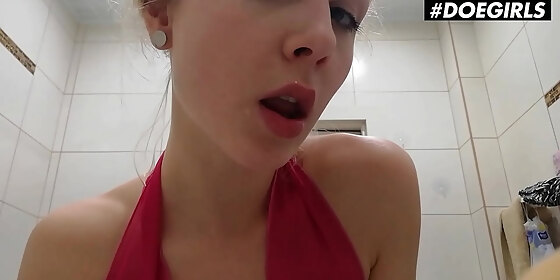 beautiful model alecia fox fingers her twat rides dildo in bathroom doegirls