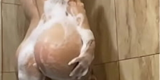 love playing in bath tub with my shower