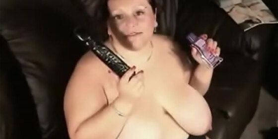 cute bbw spreading and dildoing