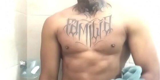 i masturbated very delicious in the shower and i got a big stream of cum