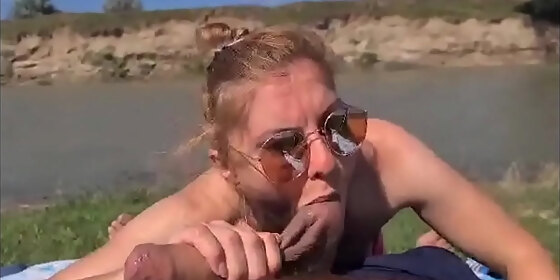 she sucks his dick in public and is afraid of being seen by anyone then she fucks well on the back 2