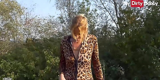  miley weasel fucks in public by the side of the road