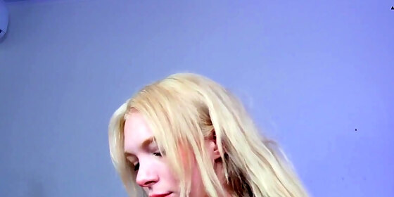 juicy cherry blonde teens solo action
