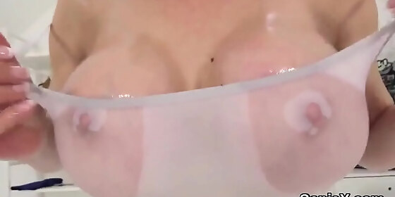 cheating british mature lady sonia flaunts her huge tits