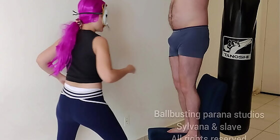 learning boxe for ballbusting