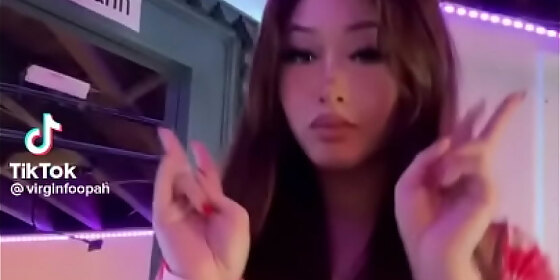tik tok paying titty