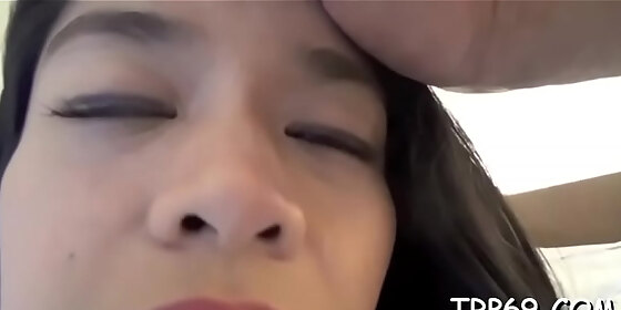 naughty bimbo alexis blowing like a pornstar