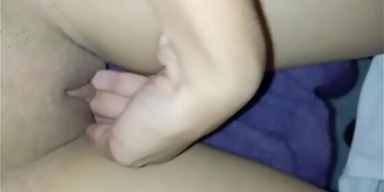 rich skinny fingering herself after bathing and sending me a video