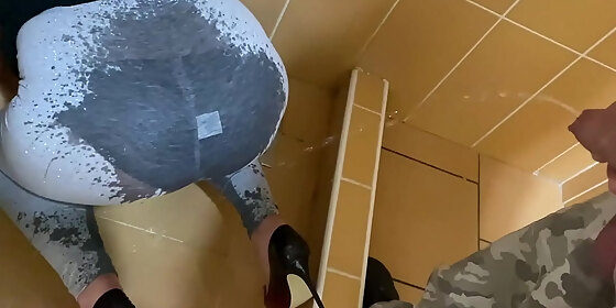 wetting leggins next guy pee on my ass