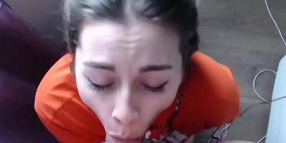 step daughter suck her step daddy when step mommy is t home