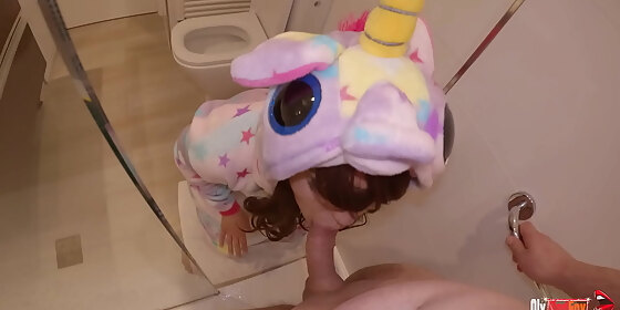 step brother gets blowjob from stepsister shower