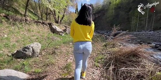 a tourist with a big ass decided to give a blowjob in nature to her boyfriend angelya g