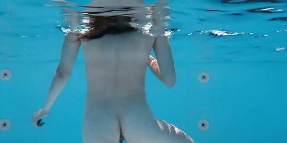 hot chick in public swimming pool all alone and wet