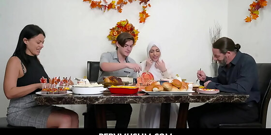 pervmuslim teen girlfriend in hijab on thanksgiving day nadia white