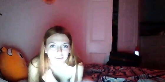 hot amateur webcam teen masturbates for their fans