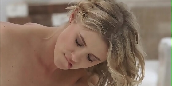 blonde babe with great tits gets plowed