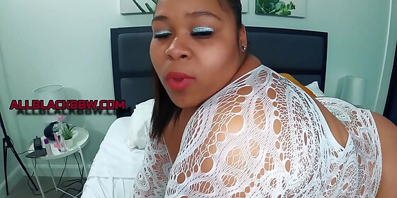 queen k sexy big belly and titts