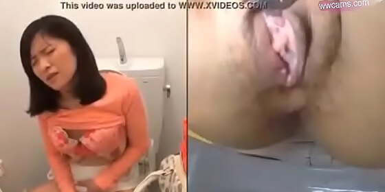 japanese caught masturbating in the public toilet 1 hot