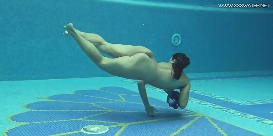 sazan cheharda super hot teen underwater nude