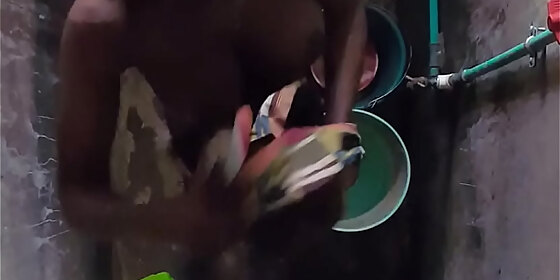 spaying on a teenager pussy