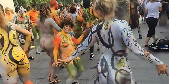 painted dancers
