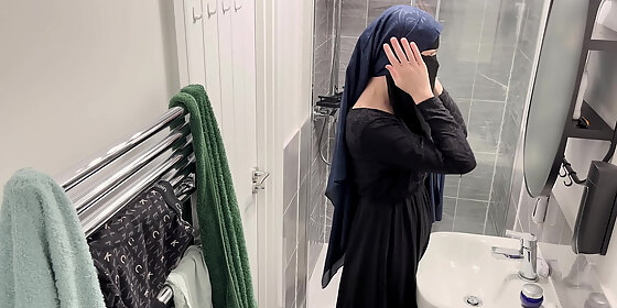 omg i didn t know arab girls do that a hidden cam in my rental apartment caught a muslim arab girl in hijab masturbating in the shower
