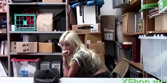 appetizing chick daisy lee fucks with shlong