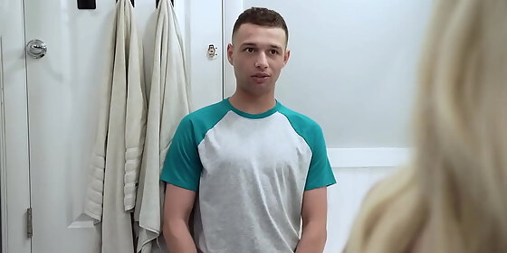 stepmom asks stepson to creampie her pussy