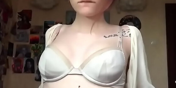 she took off her underwear on camera and showed a smooth pussy