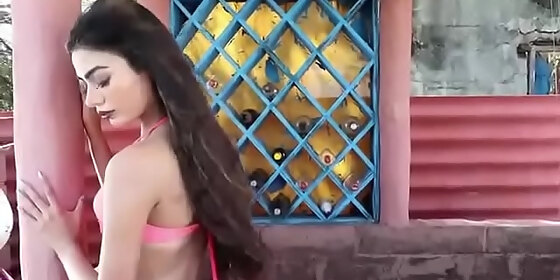indian girl in saree bikini