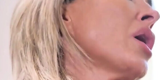 sexy milf double penetrated by the black cocks of new gym