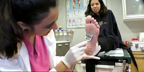 aria nicole s the perverted podiatrist babes female doctor has sexy foot fetish at girlsgonegynocom