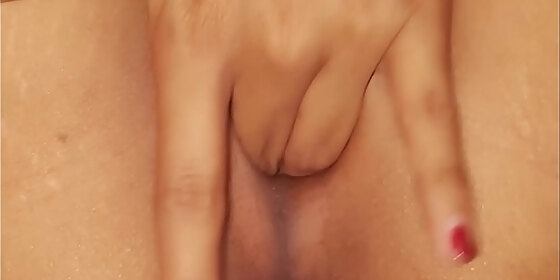 my friend susy shows me how she masturbates very sexy and today she has a very hot pussy and ass