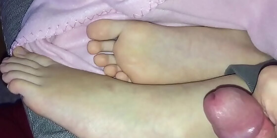 cumshot on my s girlfriends feet