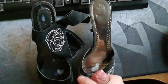 cuming on s high heels