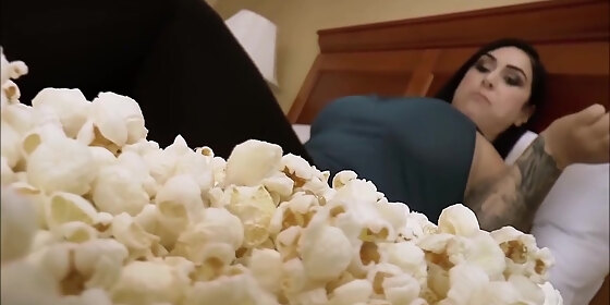 Hd Popcorn American Sex Vuedioes - Popcorn Stuffing And Growth HD SEX Porn Video 12:15