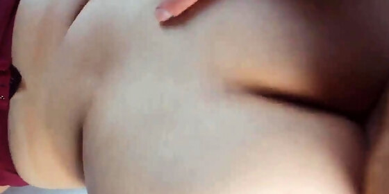 this large amateur cam girl has some very big boobs