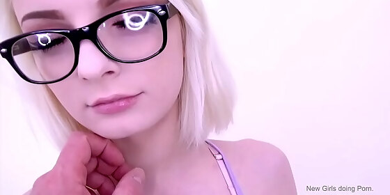 beautiful teen plays by teasing big cock at audition