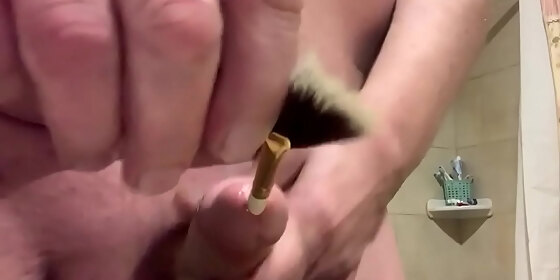 inserting make up brush and cumshot ending