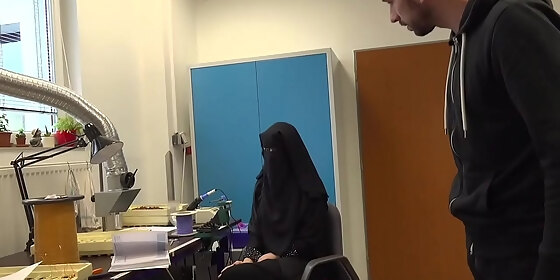horny man jumping on muslim like an a