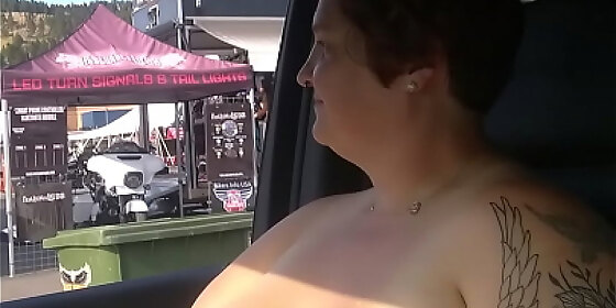 milf bbw liz tits out riding around sturgis