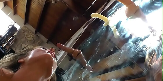 kinky round assed slut toys her mouth