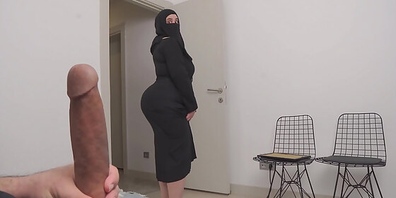 dick flash hijab married woman caught me jerking off in the hospital waiting room