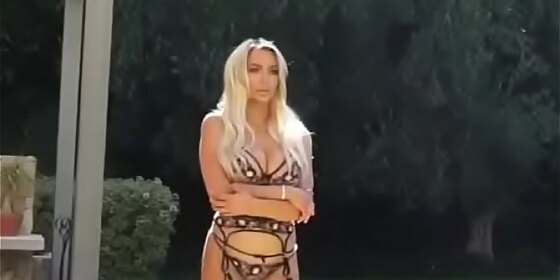 lindsey pelas hot